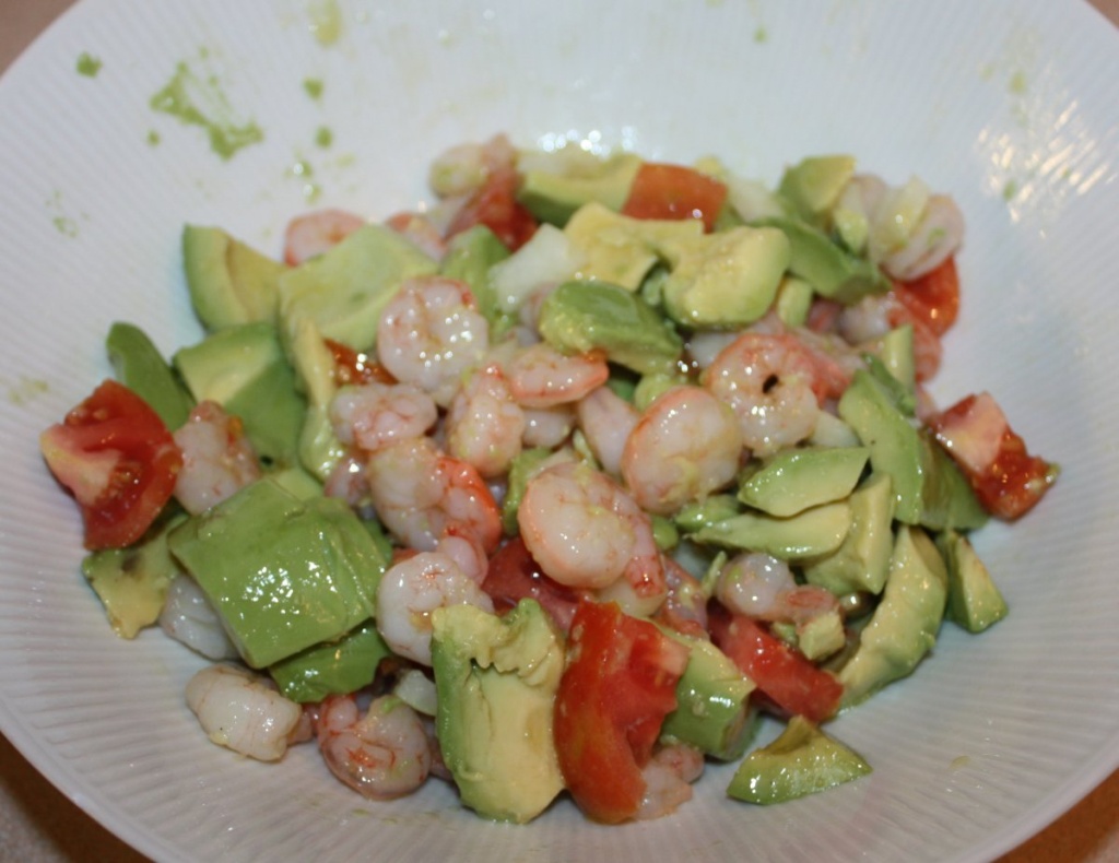 Frühe Avocado Ernte: Avocado Salat mit Garnelen