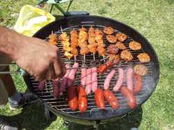 Viel Fleisch auf dem Grill