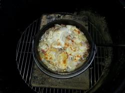 Kartoffelgratin im Dutchoffen